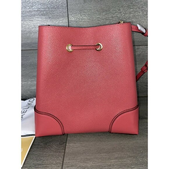 Michael Kors - Pebbled Leather Shoulder Bag - Light Berry Sorbet drawstring bag main image 2